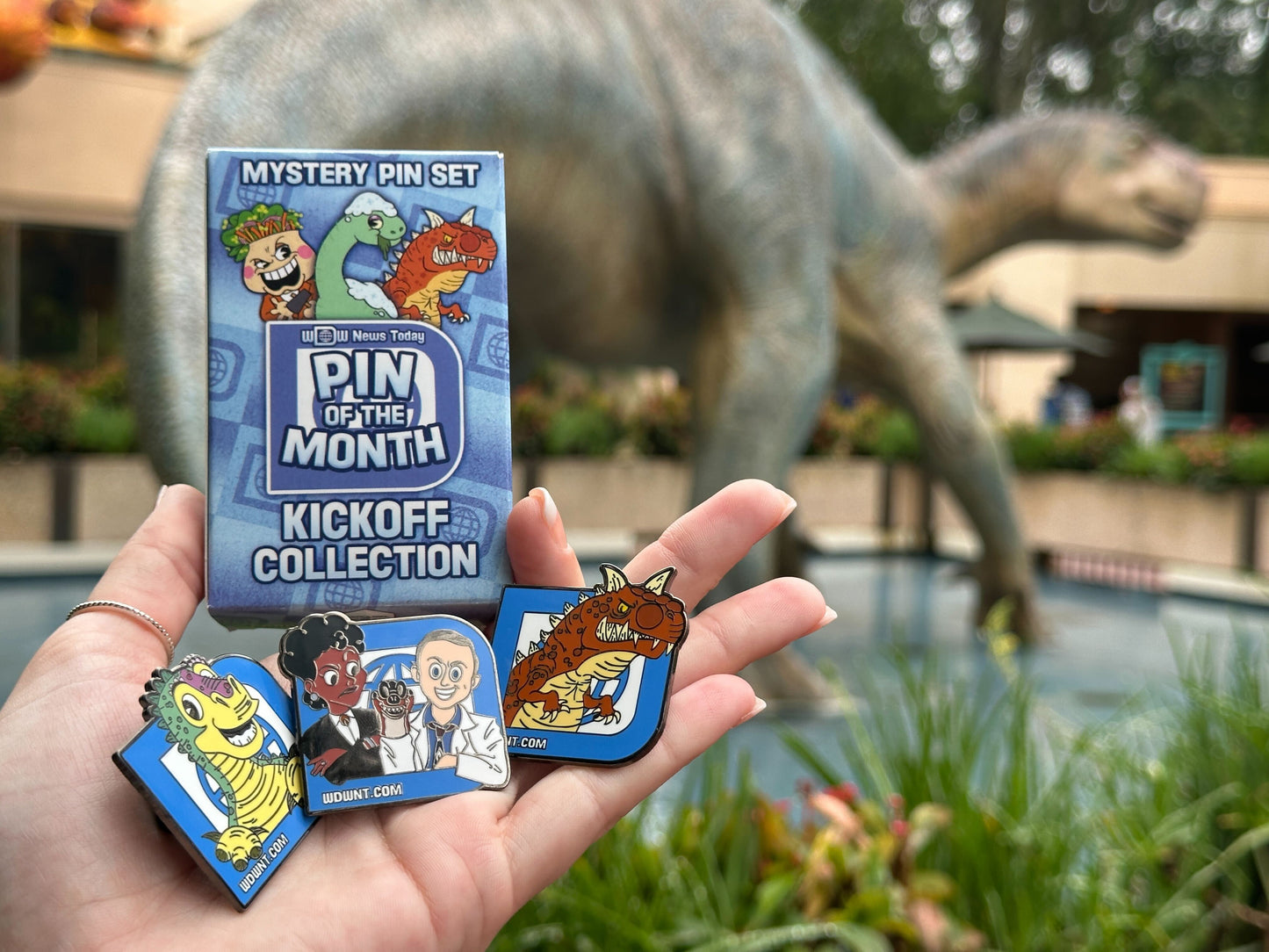 WDWNT Pin of the Month Kickoff Collection Blind Box Mystery Set